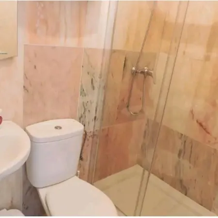 Amplio Piso Superior Con Jardin Privado Nyaraló *