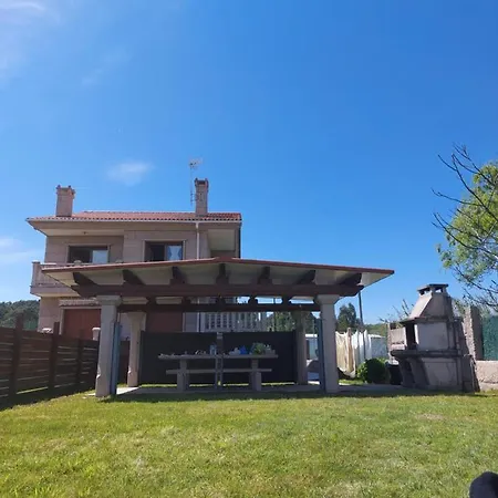 Amplio Piso Superior Con Jardin Privado Nyaraló