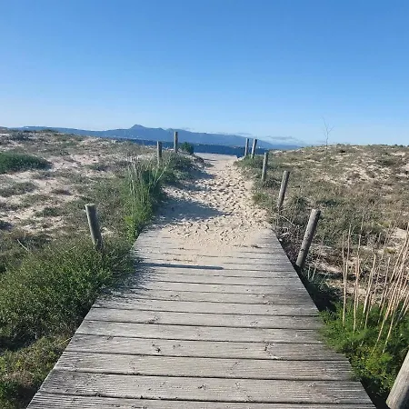 Amplio Piso Superior Con Jardin Privado Nyaraló
